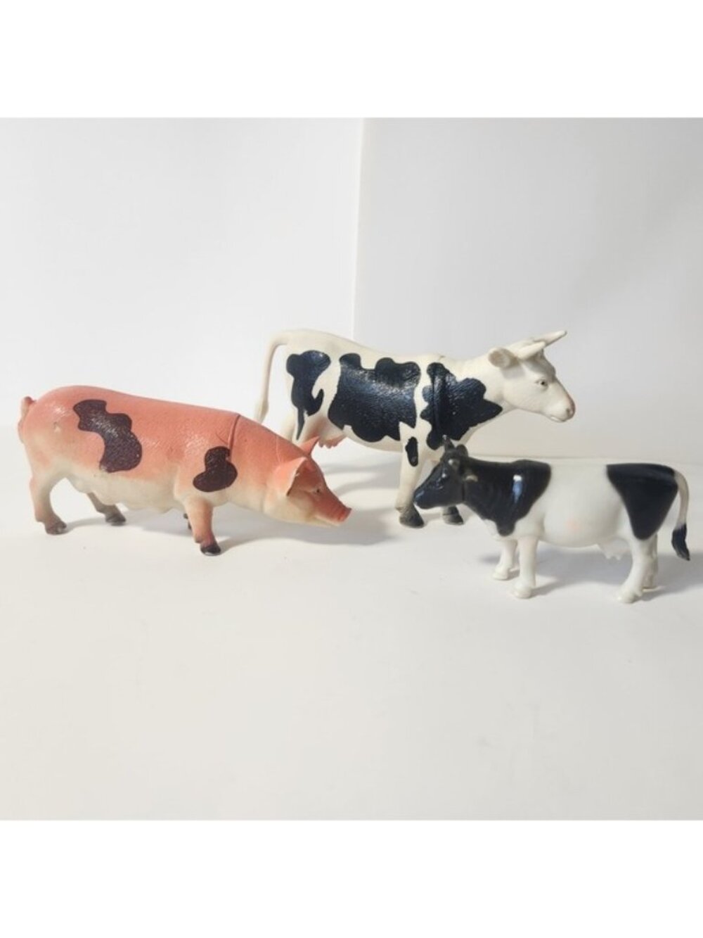 Vintage Plastic Farm Animal‎ Figurines Set 3pc Holstein Cows and Spotted Pig